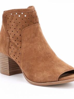 Women Gianni Bini Rezzy Suede Perforated Peep Toe booties size 6.5